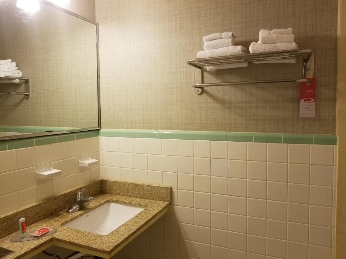 Newton Falls Falls Inn المظهر الخارجي الصورة
