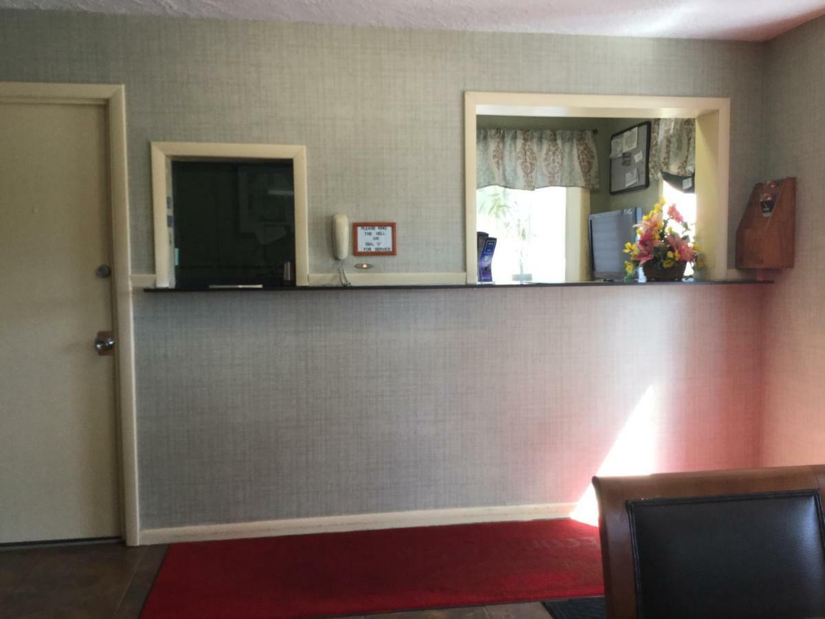 Newton Falls Falls Inn المظهر الخارجي الصورة